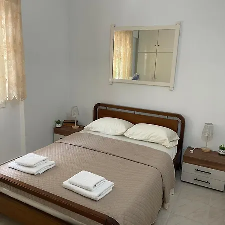 דירה Fokia Retreat *